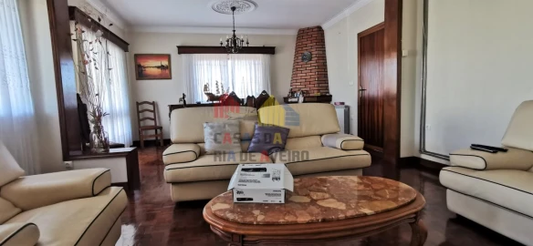 Moradia T4 para Venda em Monte