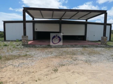 Armazém para Venda em Conceição e Estoi