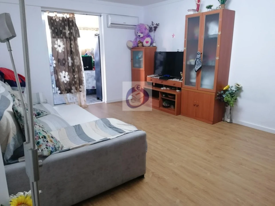 Apartamento T2 para Venda em Olhão Foto 3