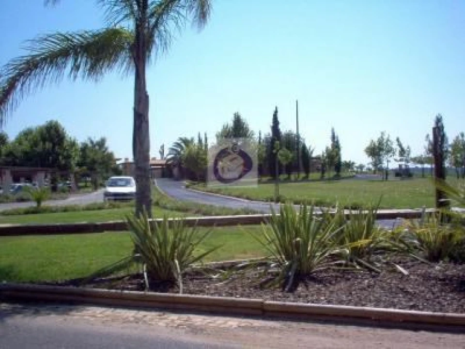 Terreno para Venda em Quarteira Foto 2