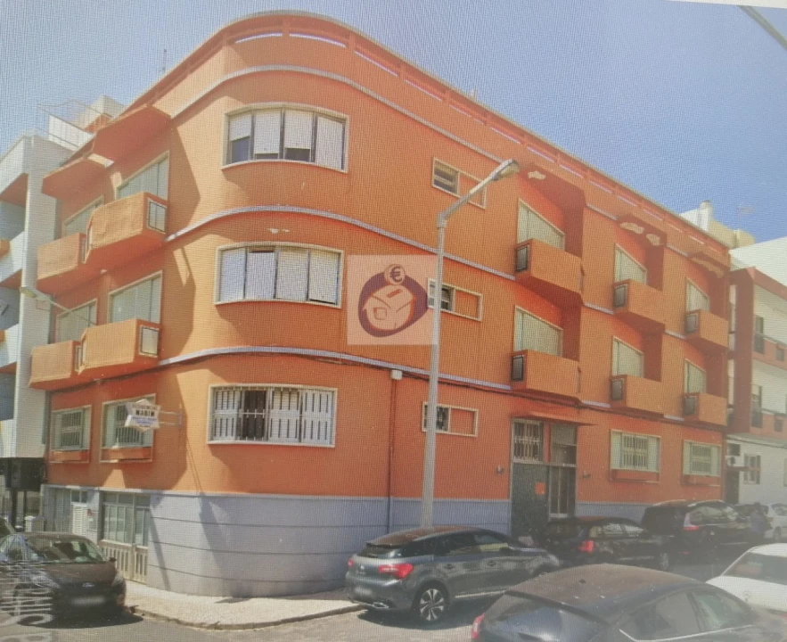 Negócio para Venda em Faro (Sé e São Pedro) Foto 1
