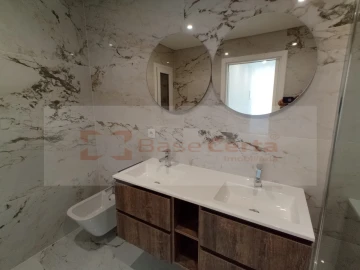 Quinta T4 para Venda em Corroios