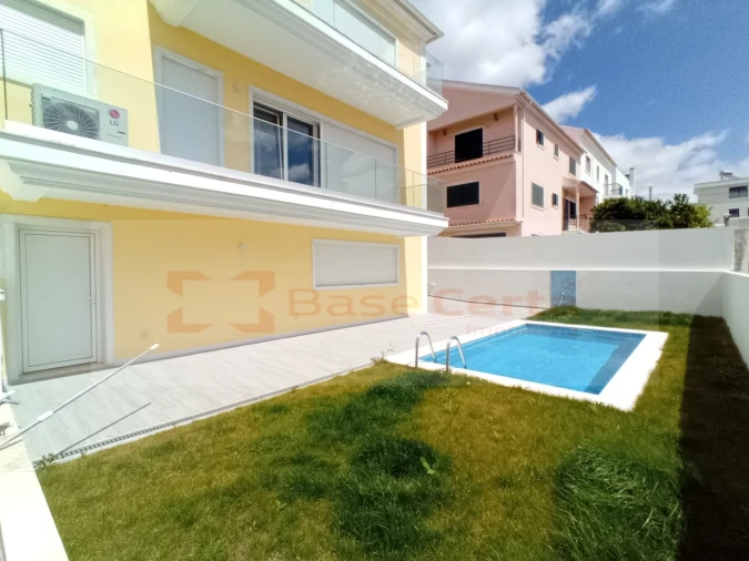 Moradia T5 para Venda em Pontinha e Famões Foto 23