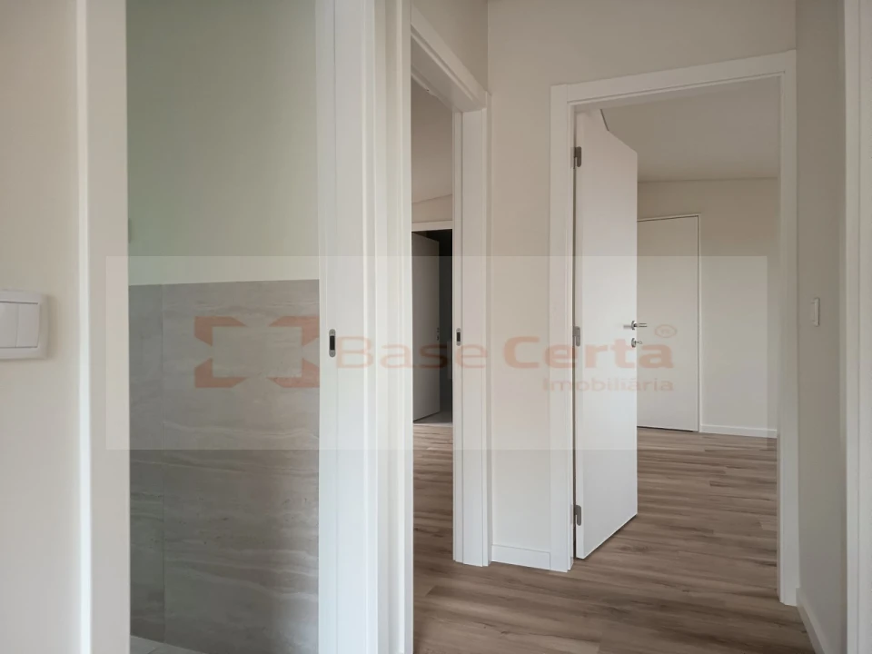 Apartamento T3 para Venda em Almada, Cova da Piedade, Pragal e Cacilhas Foto 11