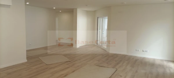 Apartamento T3 para Venda em Almada, Cova da Piedade, Pragal e Cacilhas
