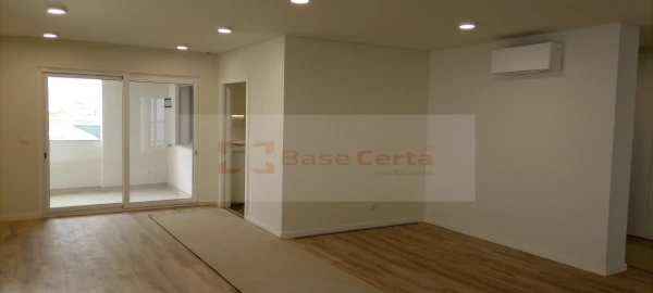 Apartamento T3 para Venda em Almada, Cova da Piedade, Pragal e Cacilhas