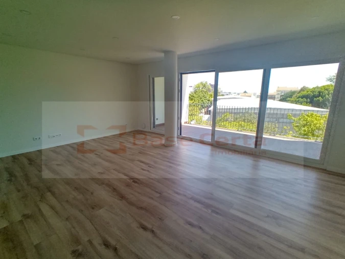 Apartamento T3 para Venda em Almada, Cova da Piedade, Pragal e Cacilhas Foto 3