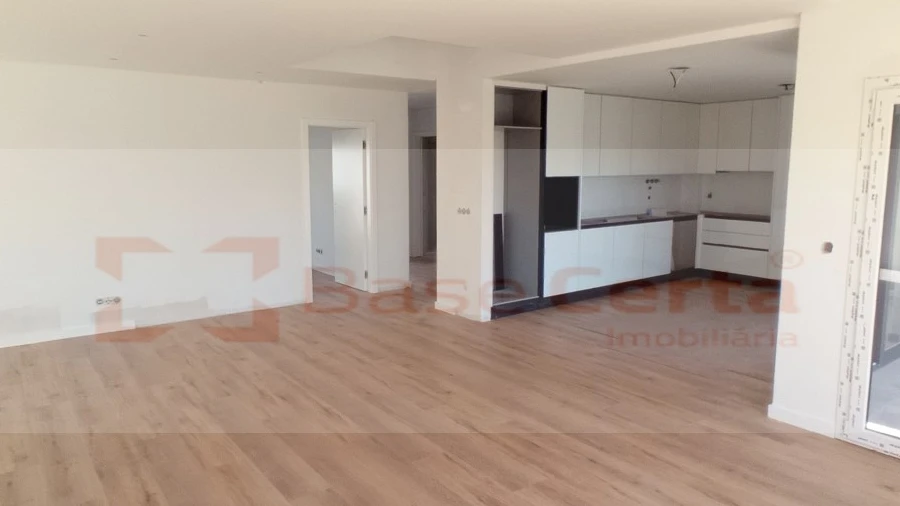 Moradia T4 para Venda em Corroios