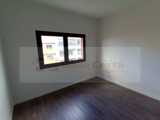Apartamento T4 para Venda em Corroios Foto 19
