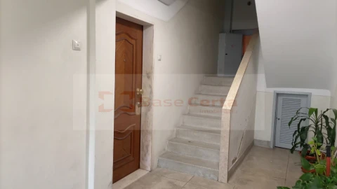 Apartamento T2 para Venda em Benfica