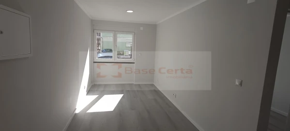 Apartamento T2 para Venda em Benfica