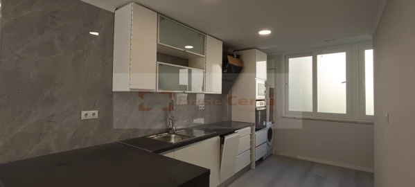 Apartamento T2 para Venda em Benfica