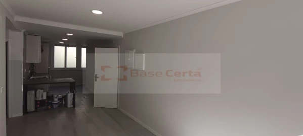 Apartamento T2 para Venda em Benfica