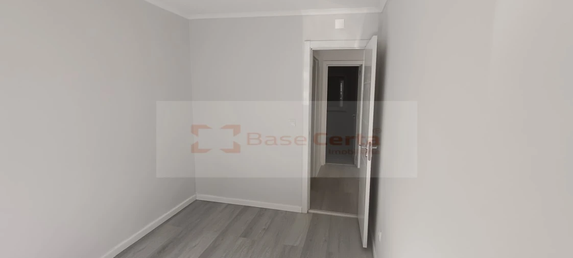 Apartamento T2 para Venda em Benfica Foto 19