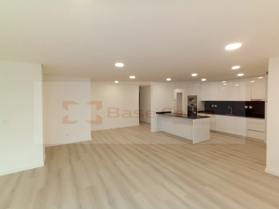 Apartamento T3 para Venda em Vialonga Foto 4