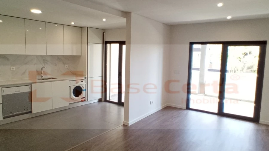 Apartamento T4 para Venda em Corroios