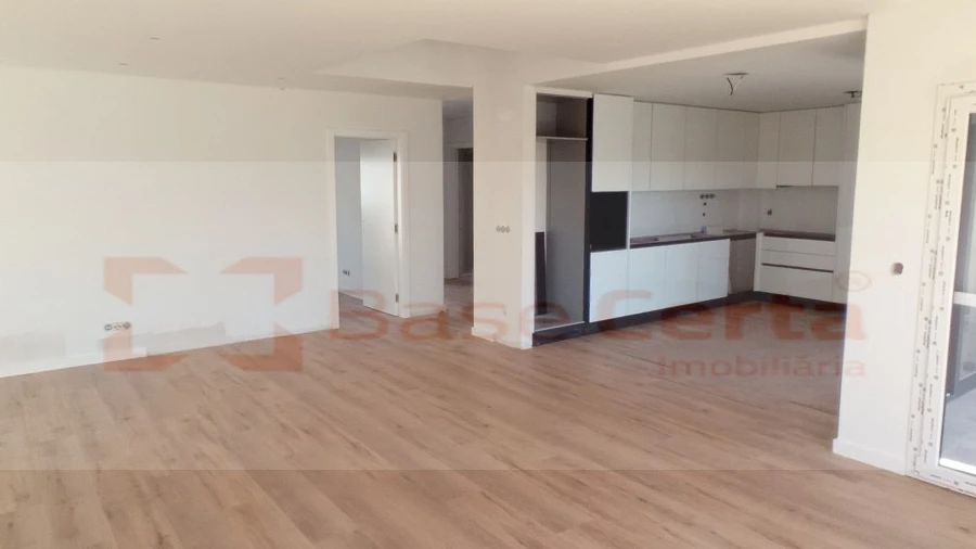 Moradia T4 para Venda em Corroios