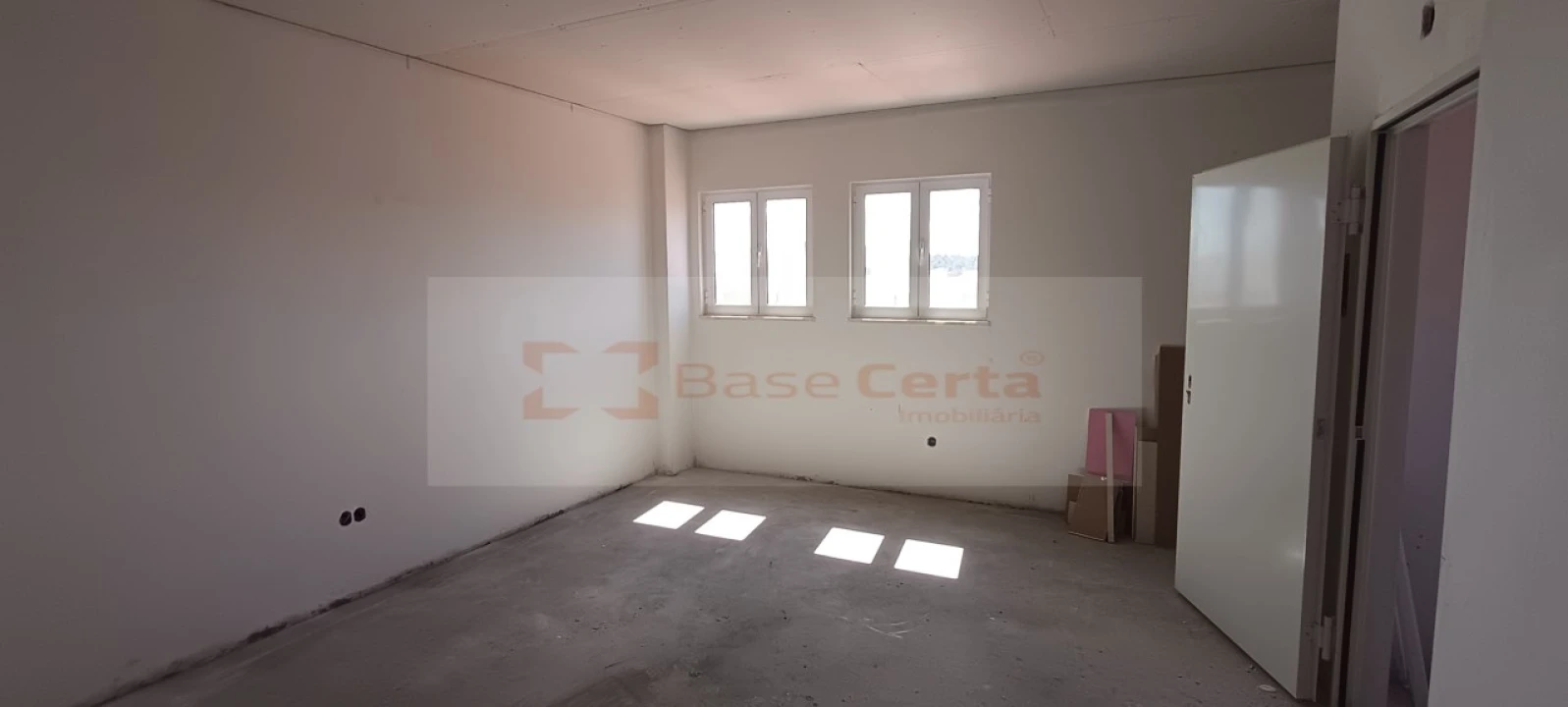 Apartamento T2 para Venda em Vialonga Foto 24