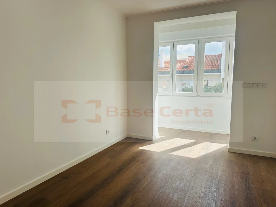 Apartamento T2 para Venda em Venteira Foto 13