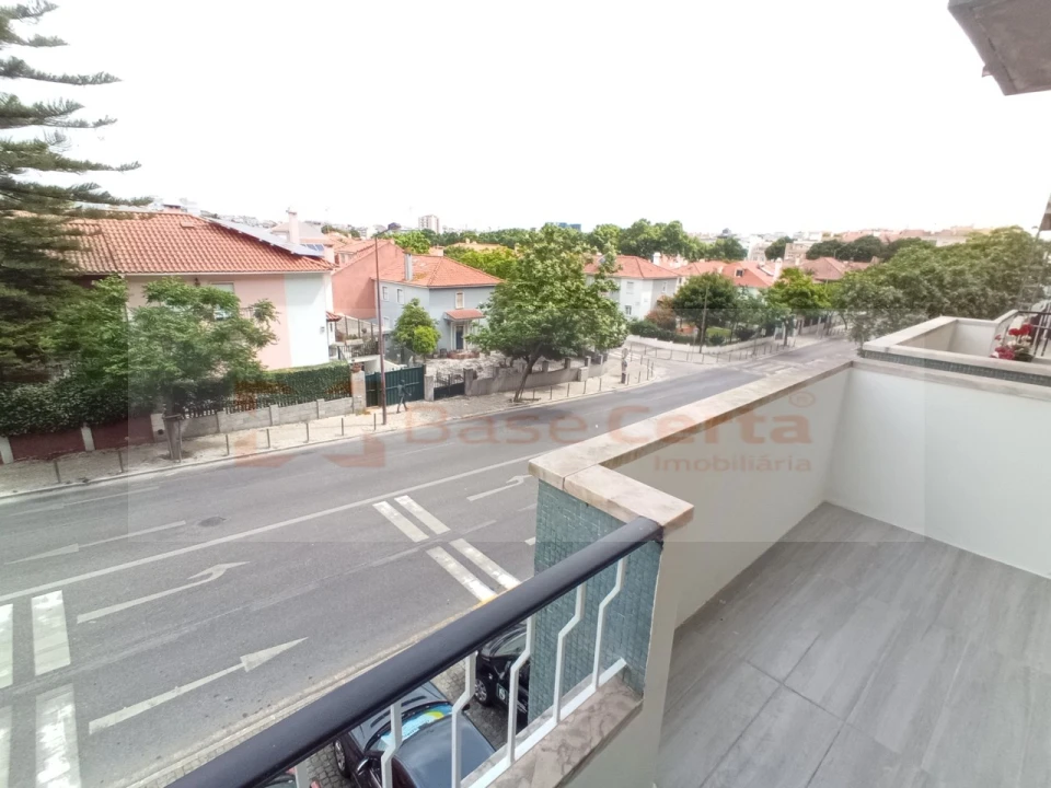 Apartamento T3 para Venda em São Domingos de Benfica Foto 16