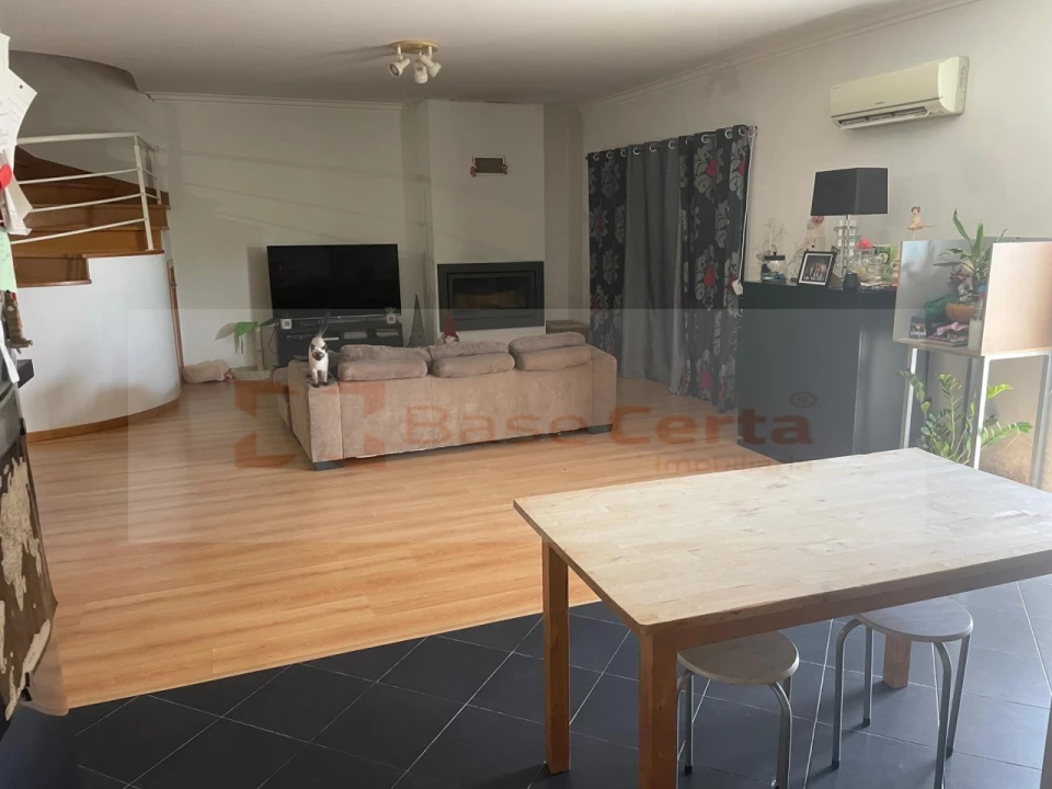 Apartamento T3 para Venda em Vila de Rei Foto 4