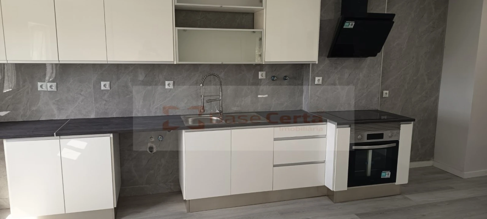 Apartamento T2 para Venda em Setubal (São Sebastião) Foto 1