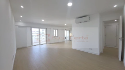 Apartamento T3 para Venda em Lumiar