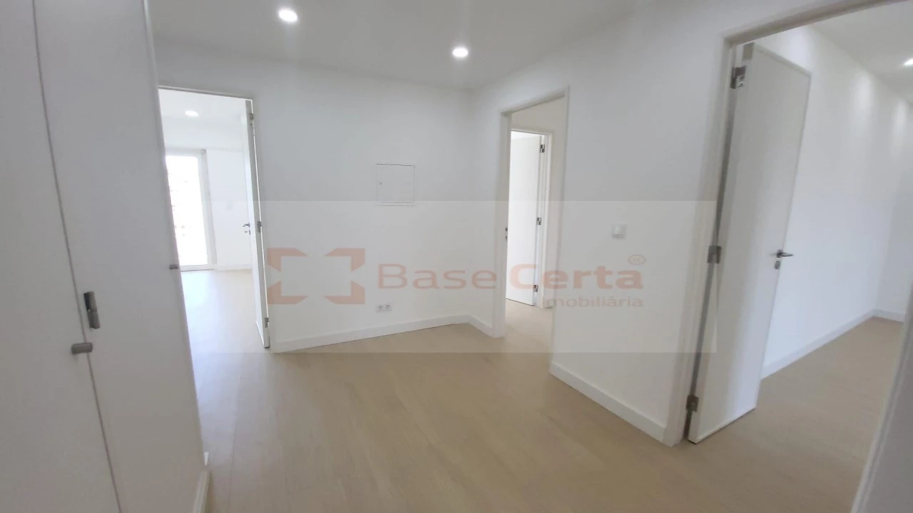 Apartamento T3 para Venda em Lumiar Foto 4