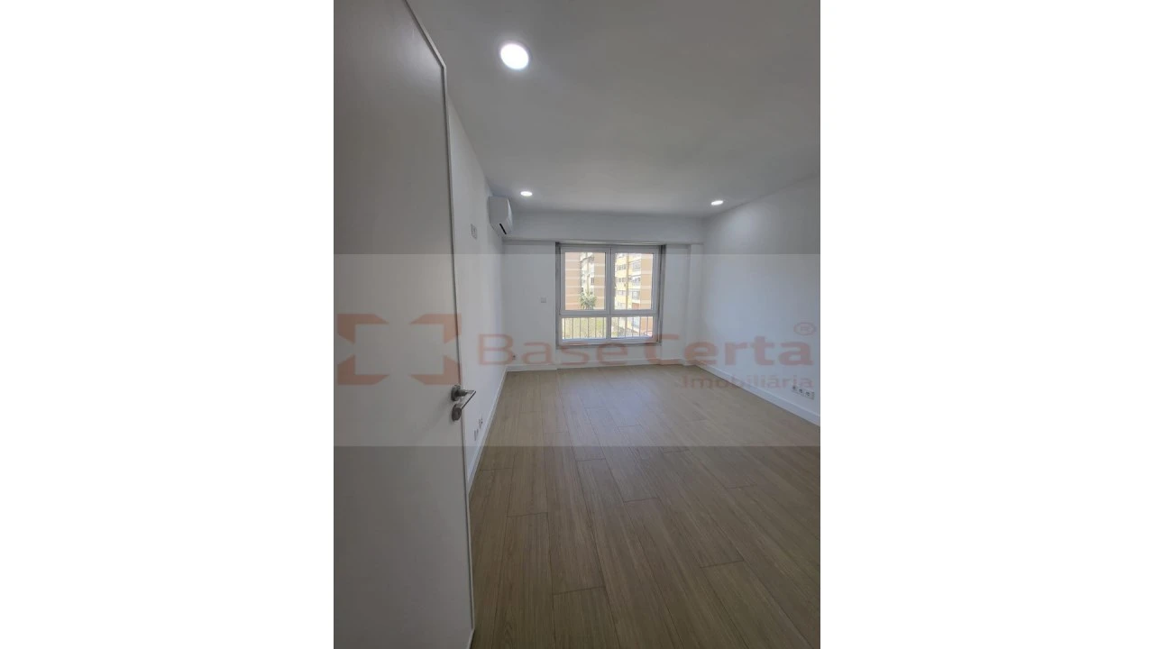 Apartamento T3 para Venda em Lumiar Foto 21
