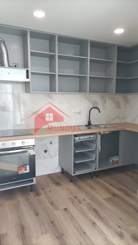 Apartamento T2 para Venda em Sesimbra (Santiago)