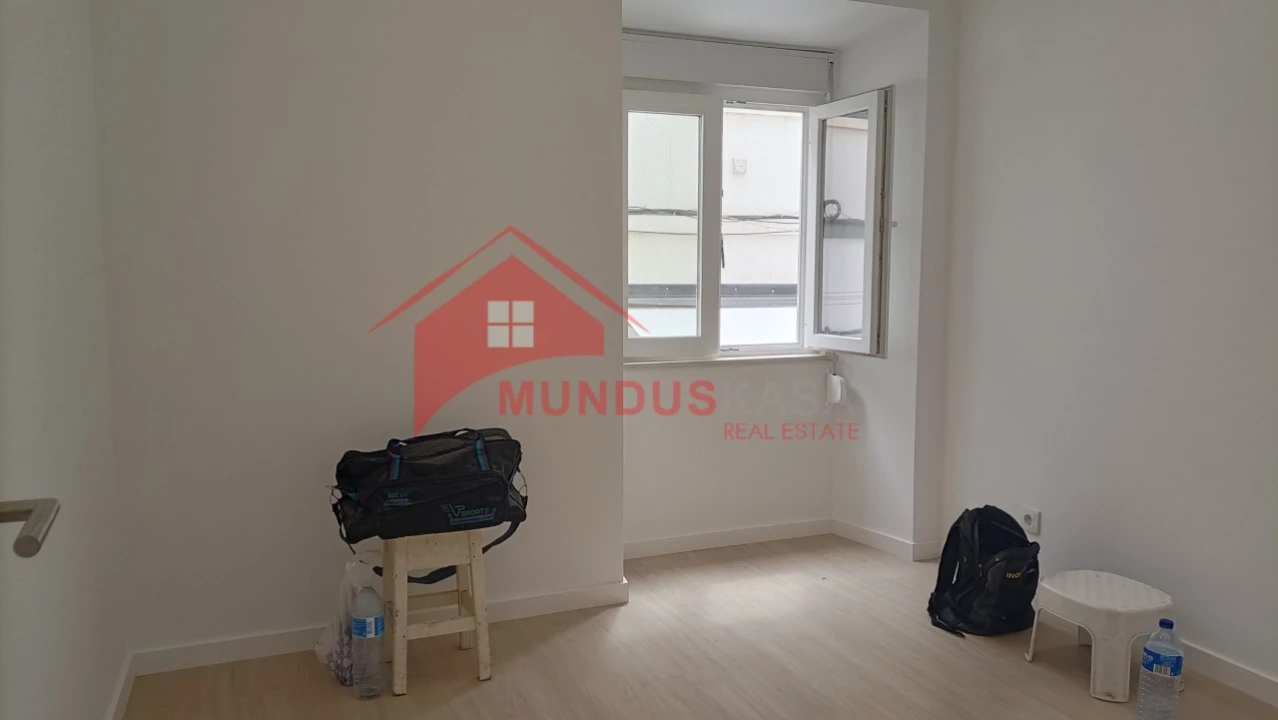 Apartamento T2 para Venda em Sesimbra (Santiago) Foto 3