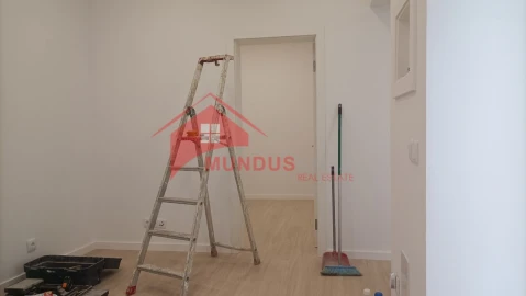 Apartamento T2 para Venda em Sesimbra (Santiago)