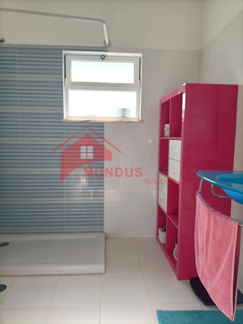 Quinta T4 para Venda em Azeitão (São Lourenço e São Simão)