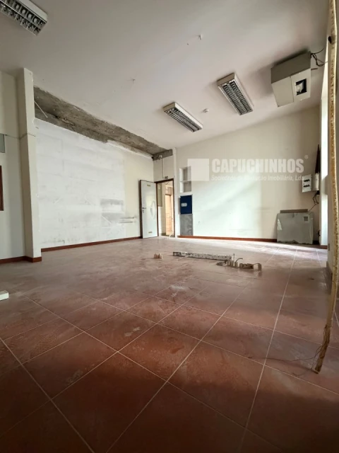 Loja para Arrendamento em Avenidas Novas