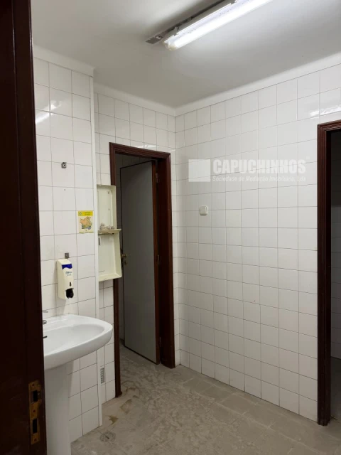 Loja para Arrendamento em Avenidas Novas