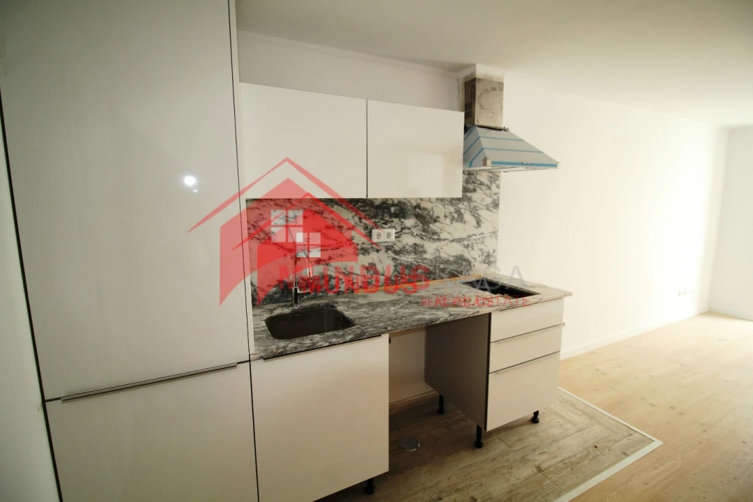 Apartamento T1 para Venda em Sesimbra (Santiago) Foto 1