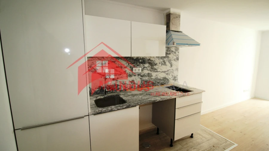 Apartamento T1 para Venda em Sesimbra (Santiago)