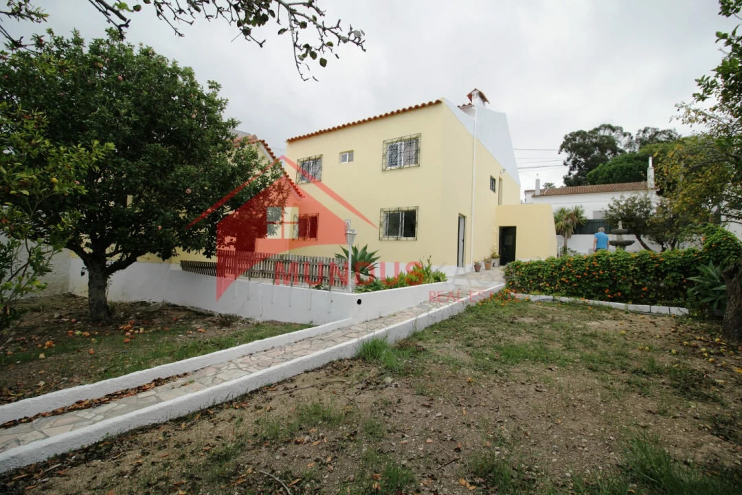 Moradia T3 para Venda em Sesimbra (Castelo) Foto 1