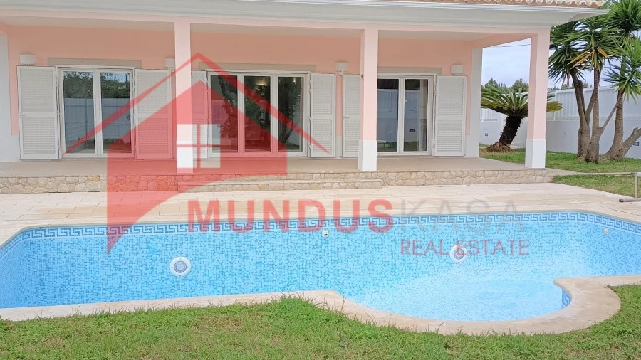 Moradia T5 para Venda em Sesimbra (Castelo)