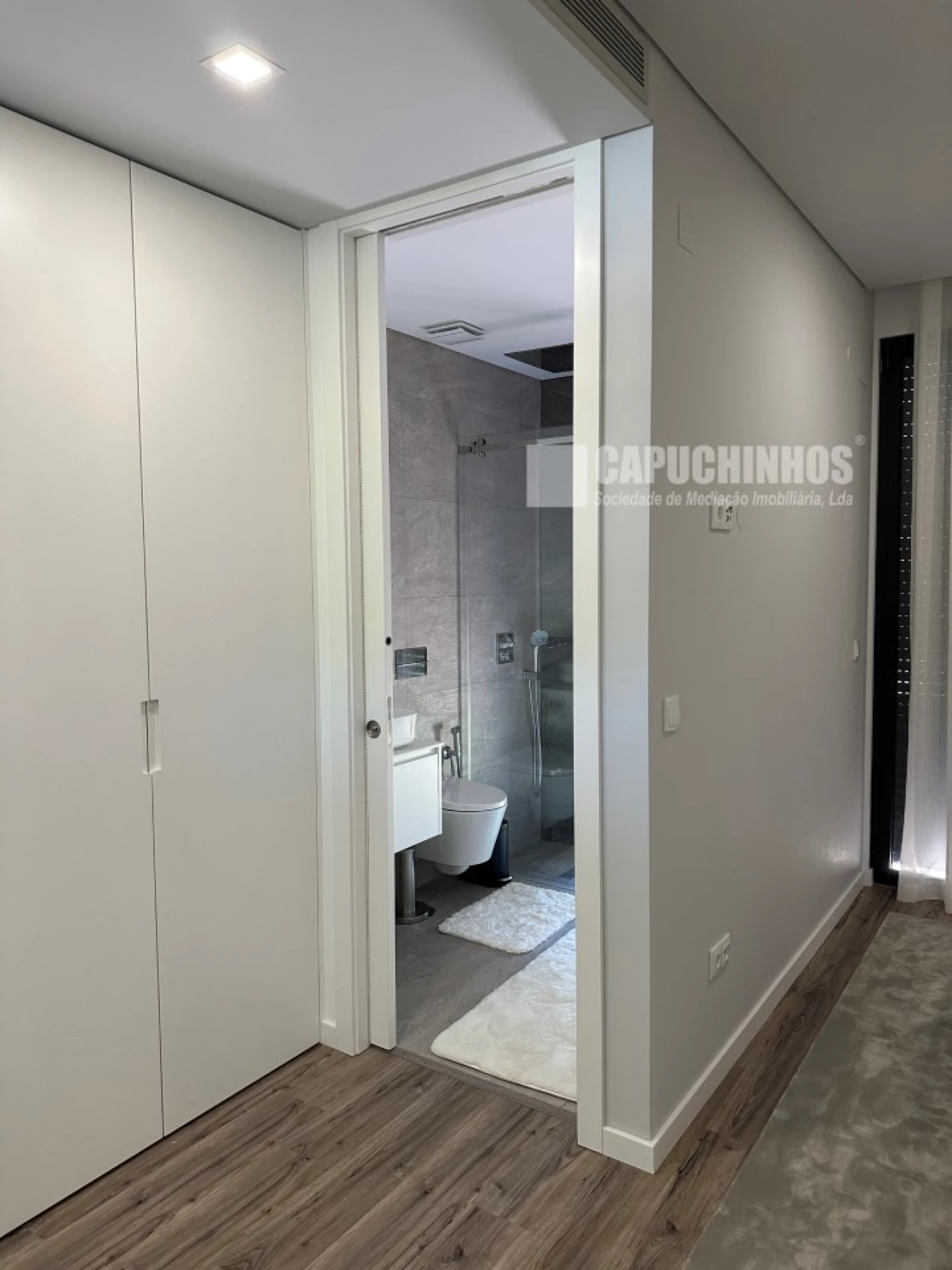 Moradia T5 para Venda em Charneca de Caparica e Sobreda Foto 14