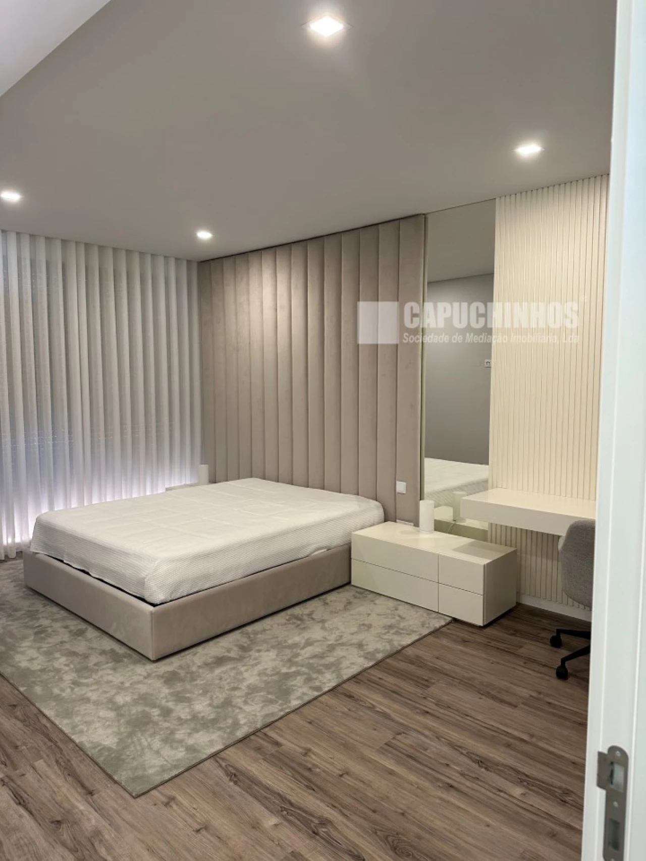 Moradia T5 para Venda em Charneca de Caparica e Sobreda Foto 15