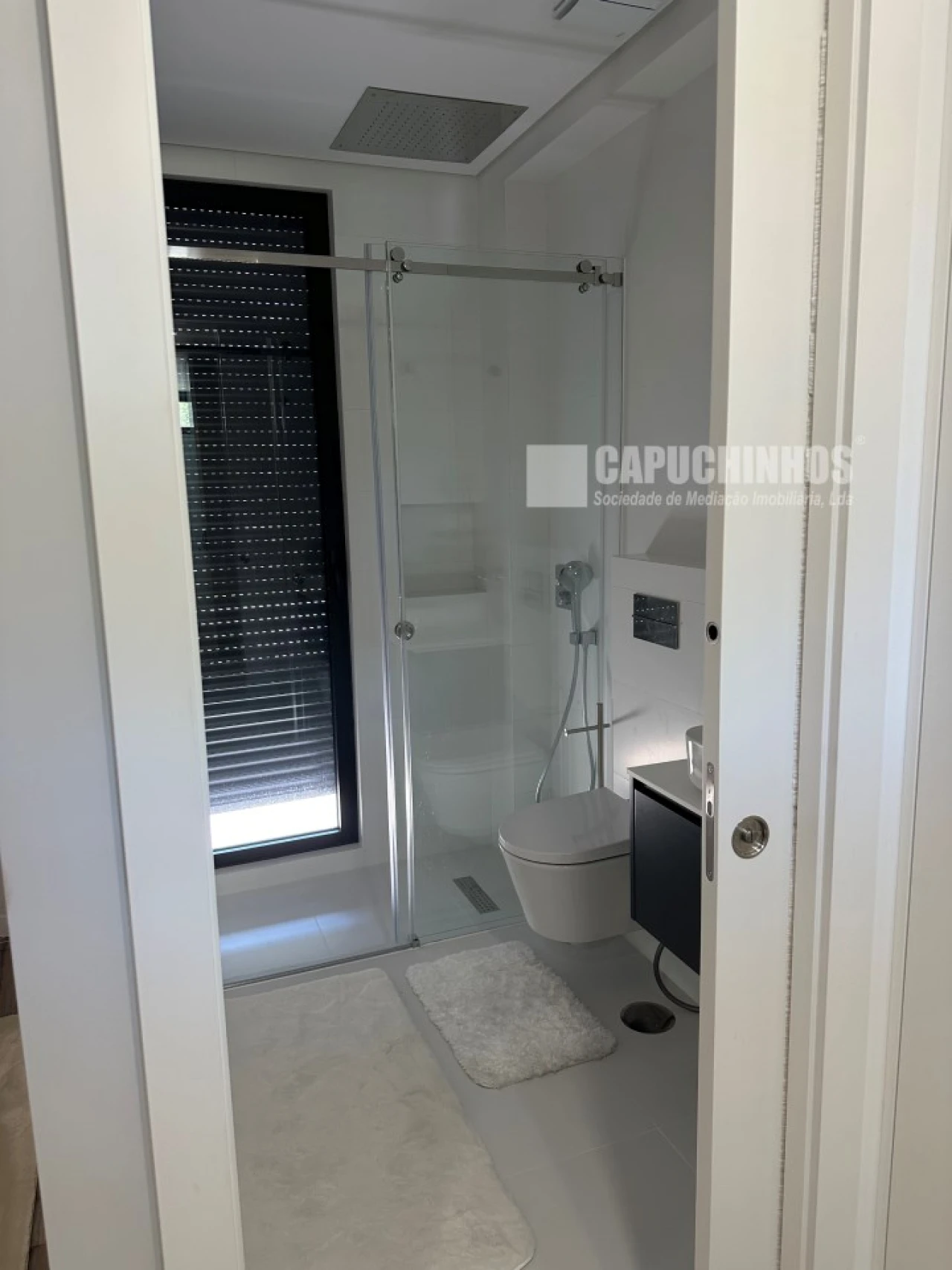 Moradia T5 para Venda em Charneca de Caparica e Sobreda Foto 16