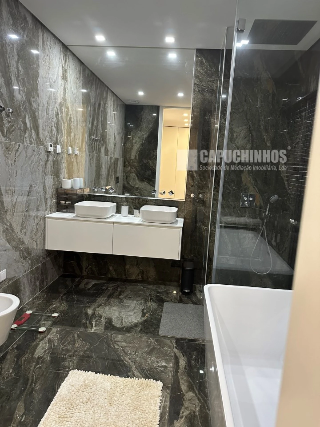 Moradia T5 para Venda em Charneca de Caparica e Sobreda Foto 22
