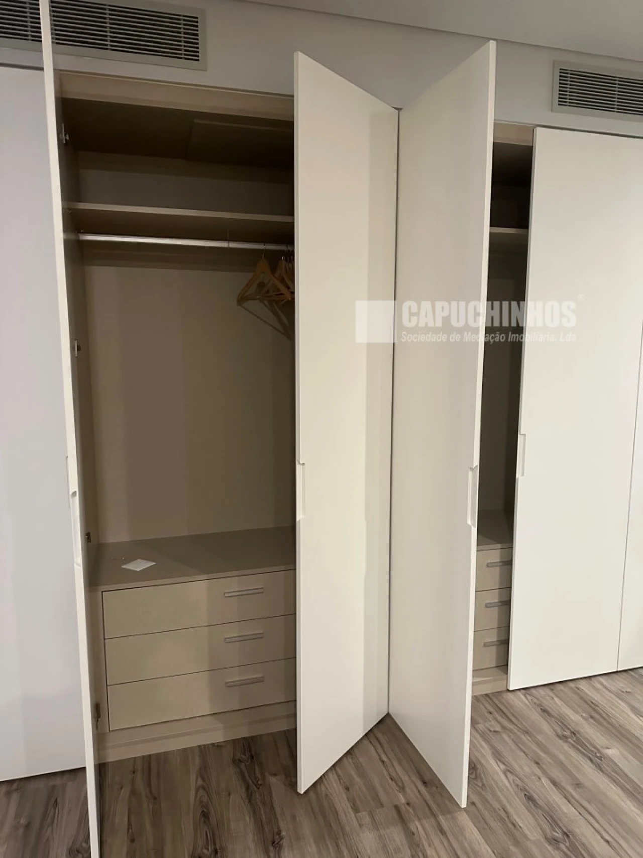 Moradia T5 para Venda em Charneca de Caparica e Sobreda Foto 25