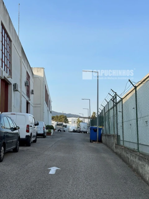 Armazém para Venda em Alcabideche