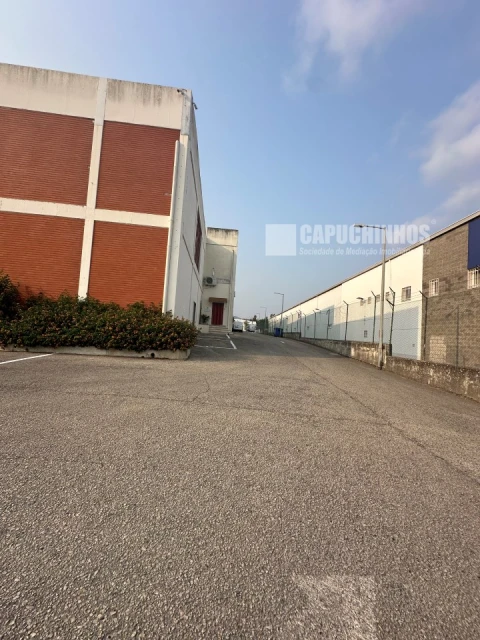 Armazém para Venda em Alcabideche