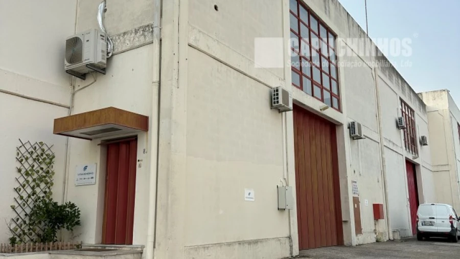 Armazém para Venda em Alcabideche