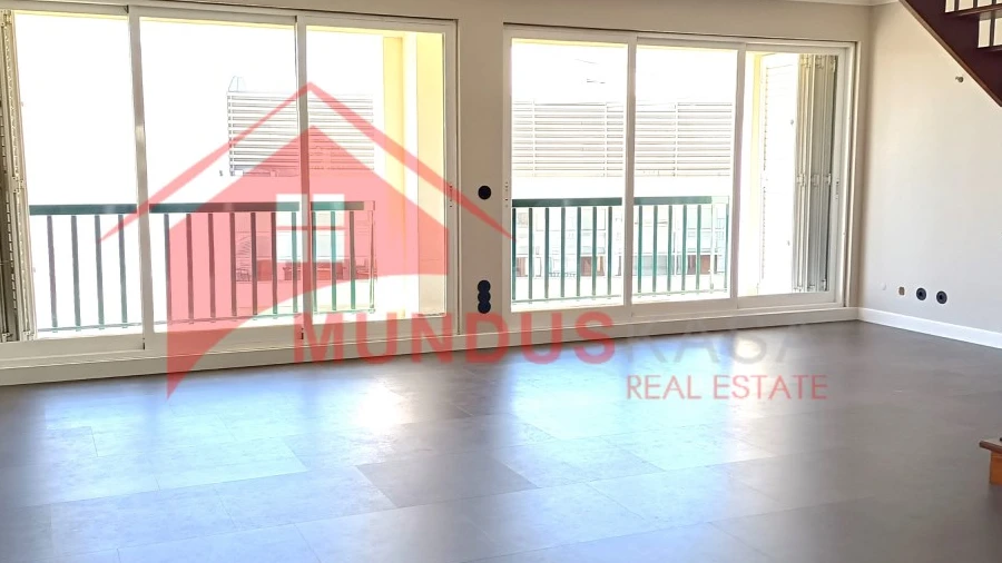 Apartamento T3 para Venda em Sesimbra (Santiago)