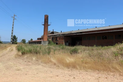 Armazém para Venda em São Pedro de Tomar