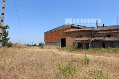 Armazém para Venda em São Pedro de Tomar